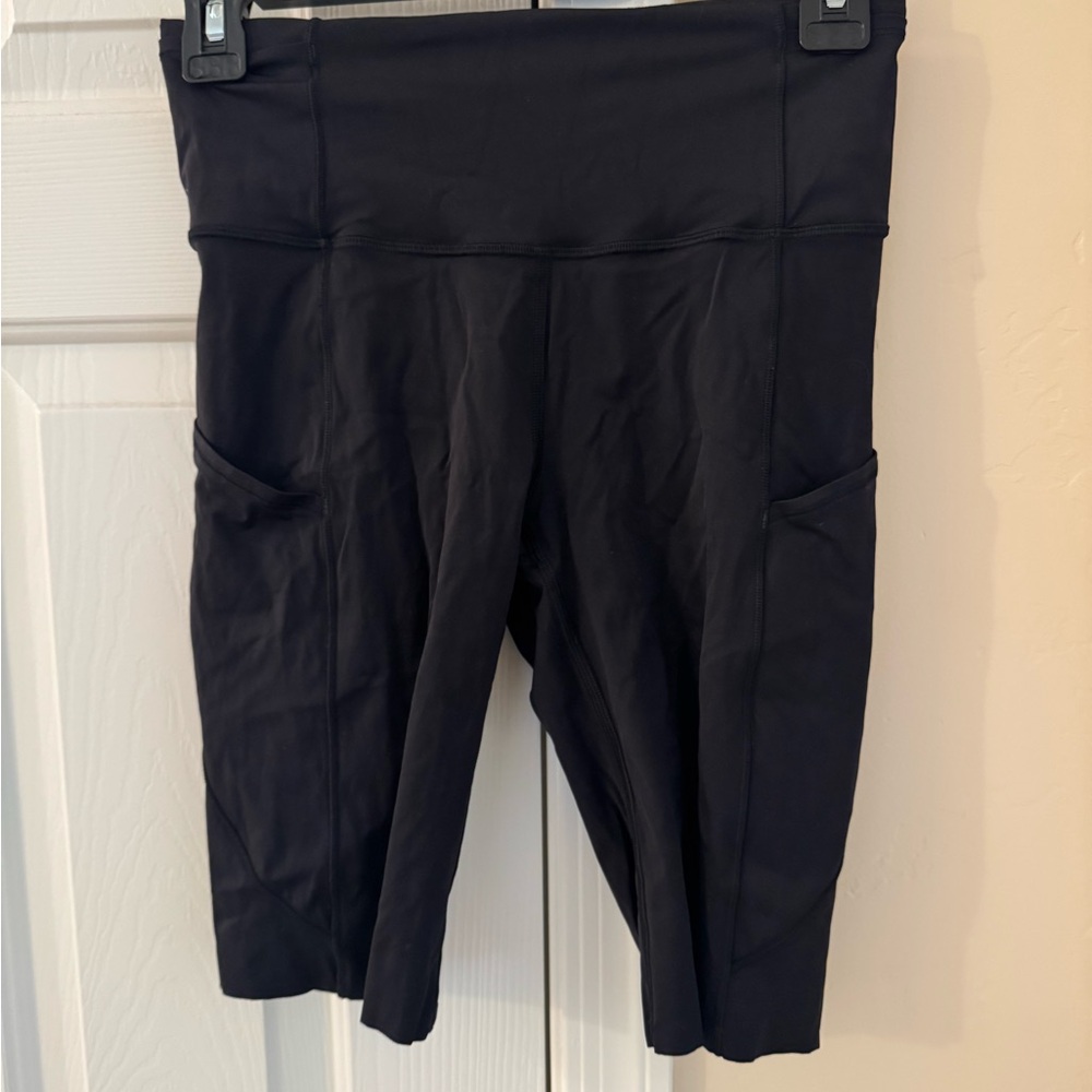 Black High-Waist Women’s Bike Shorts with Side Pockets